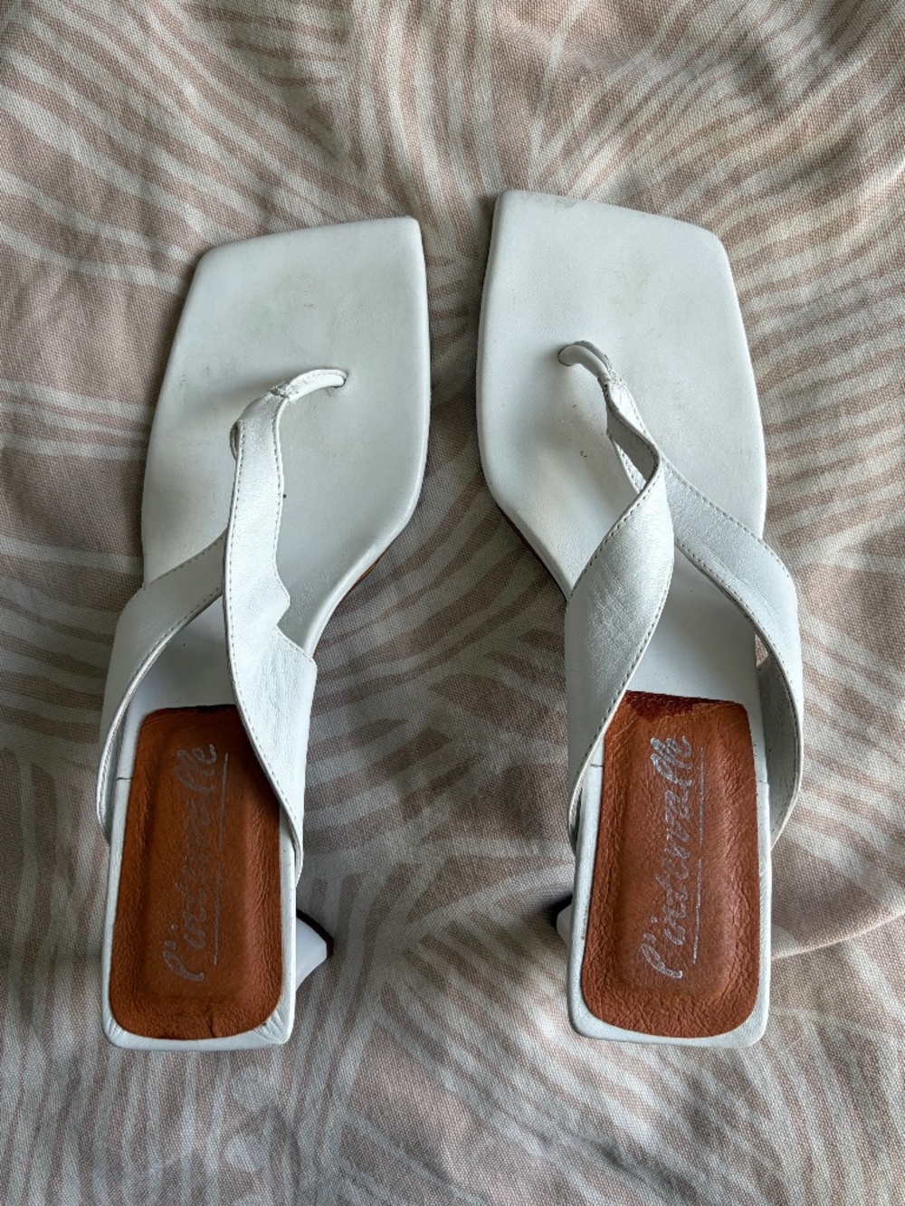 L’intervalle- White Sandal Heels